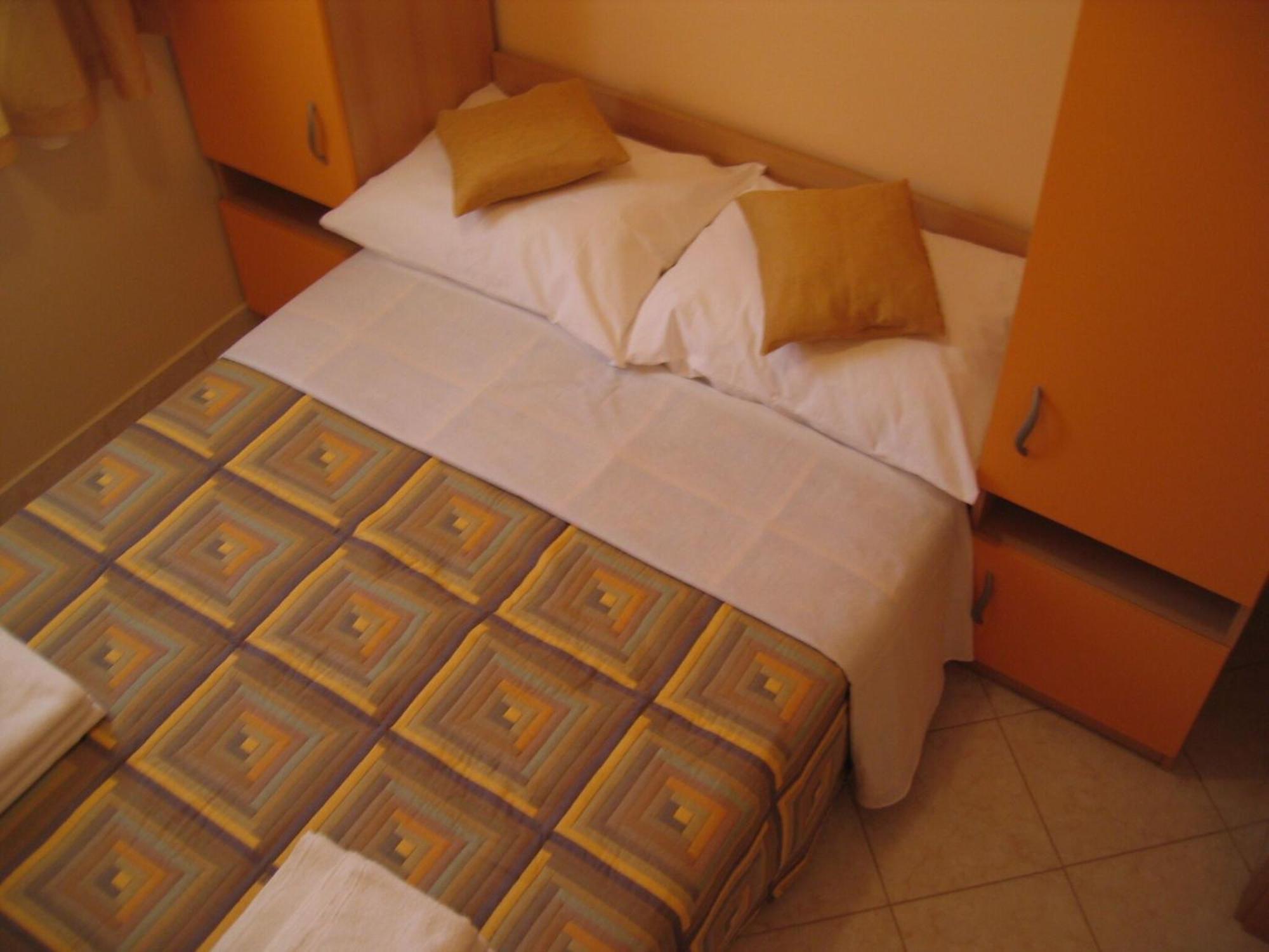 Apartments Seka เคล็ค ภายนอก รูปภาพ